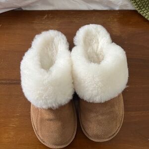 Cozy Tilley Brown and White Shearling Slippers